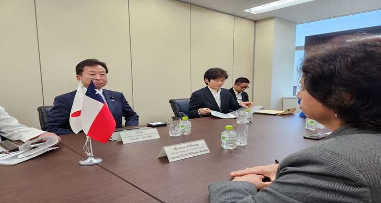 Chile y Japón fortalecen cooperación minera