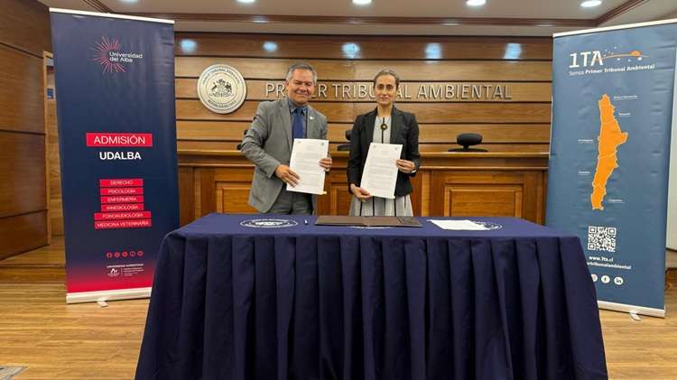 Primer Tribunal Ambiental y la Universidad del Alba