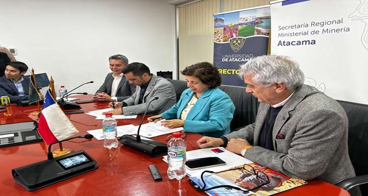 Ministerio de Minería y Universidad de Atacama firman convenio