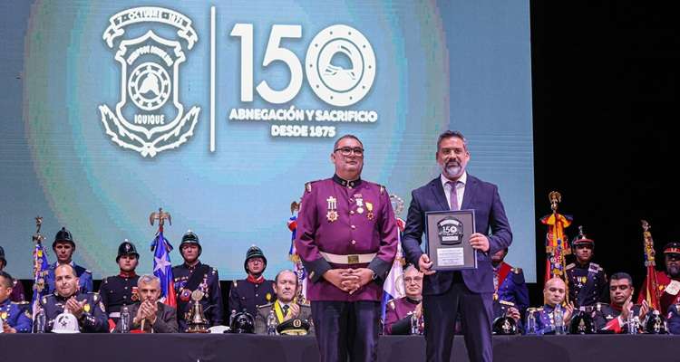 Collahuasi recibe reconocimiento del Cuerpo de Bomberos de Iquique