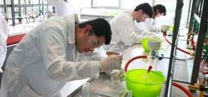 ASIQUIM abrió sus puertas para acercar la química a las comunidades