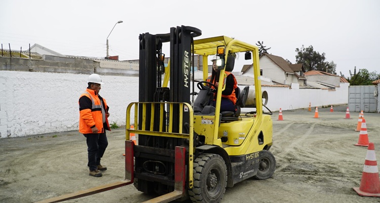 CEIM fortalece la formación en operación de equipos CAEX en La Serena