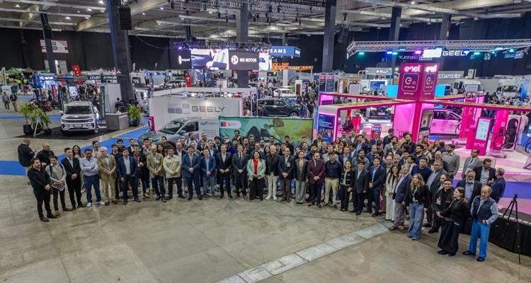Empresas chilenas firman histórico Acuerdo por la Electromovilidad