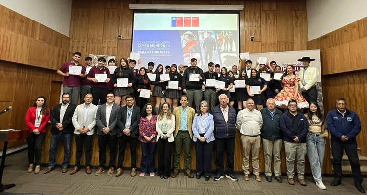 Sernageomin certifica a estudiantes en curso pionero de seguridad minera