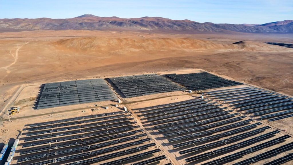 Energía solar en la minería chilena: potencial desaprovechado y desafíos estructurales