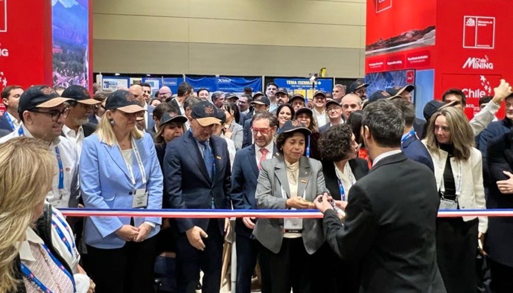 Ministra Williams promueve la inversión de minería chilena en PDAC 2026