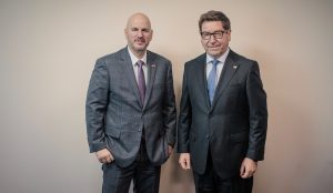 Biministro Mas y embajador de Estados Unidos refuerzan relaciones económicas y oportunidades de inversión entre Chile y su principal socio comercial.