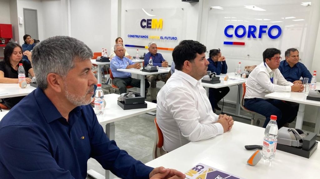 Corfo y CEIM certifican a 30 proveedores de la minería en Tarapacá con foco en Industria 4.0, innovación y transformación digital.