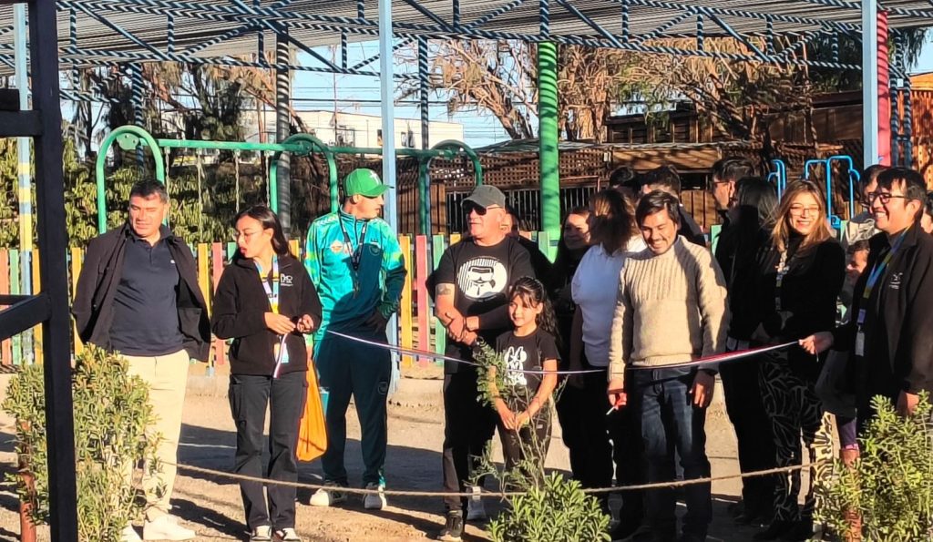 Minera El Abra impulsa transformación de complejo deportivo con energía solar