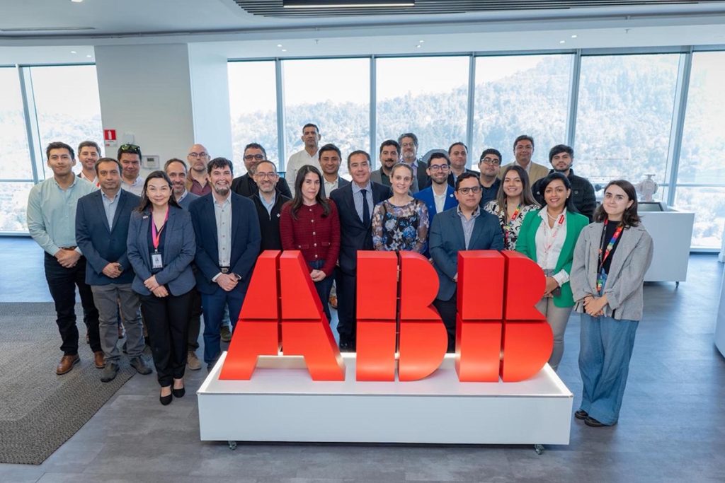 ABB reunió a autoridades y expertos para analizar la ciberseguridad OT en Chile