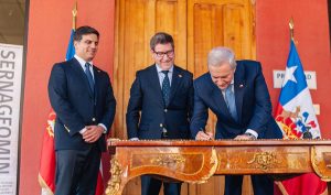 Presidente Kast firma nueva ley para simplificar patentes mineras y fortalecer la pequeña minería
