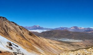 Proyecto minero Champagne enfrenta reclamación de comunidades indígenas ante Tribunal Ambiental