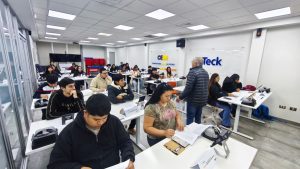 Teck Quebrada Blanca impulsa formación de operadores CAEX en CEIM