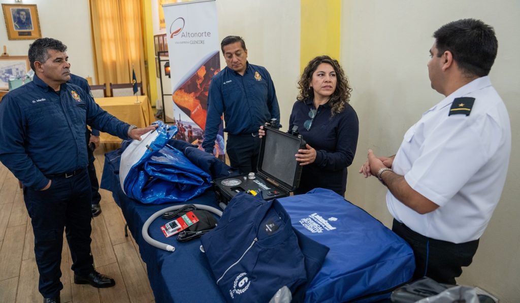 Altonorte entrega equipamiento HAZMAT a Bomberos de Antofagasta