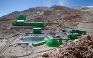 Lundin Mining reanudará gradualmente las operaciones en Caserones tras daños por sistema frontal