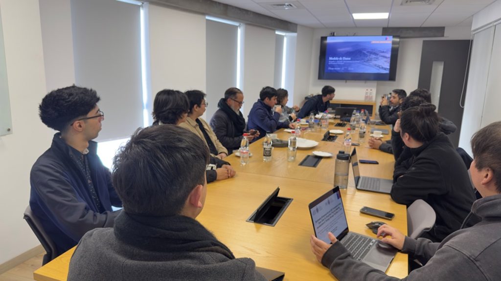 Sernageomin avanza en la digitalización de información geológica y minera con IA junto a la PUCV