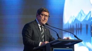 Biministro Daniel Mas presentó agenda para acelerar la inversión minera en la Cumbre de la Minería 2026