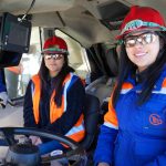 Practicantes del Colegio Don Bosco de Calama recorren operación de Minera El Abra