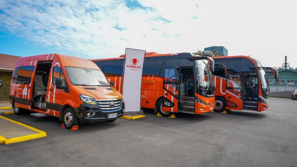 Codelco Ventanas se convirtió en la primera división de la estatal en alcanzar 100% de electromovilidad en el transporte de sus trabajadores