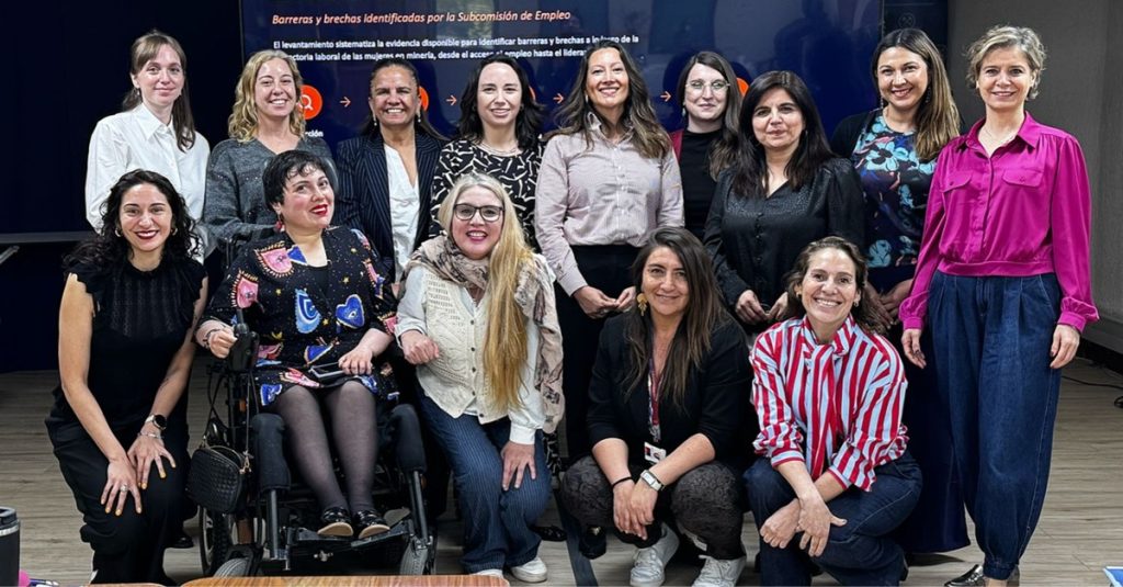 Mesa Mujer y Minería aborda la permanencia y desarrollo de carrera de las mujeres en minería
