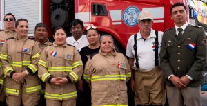 Minera Centinela entregó camión de abastecimiento de agua a Bomberos de Sierra Gorda