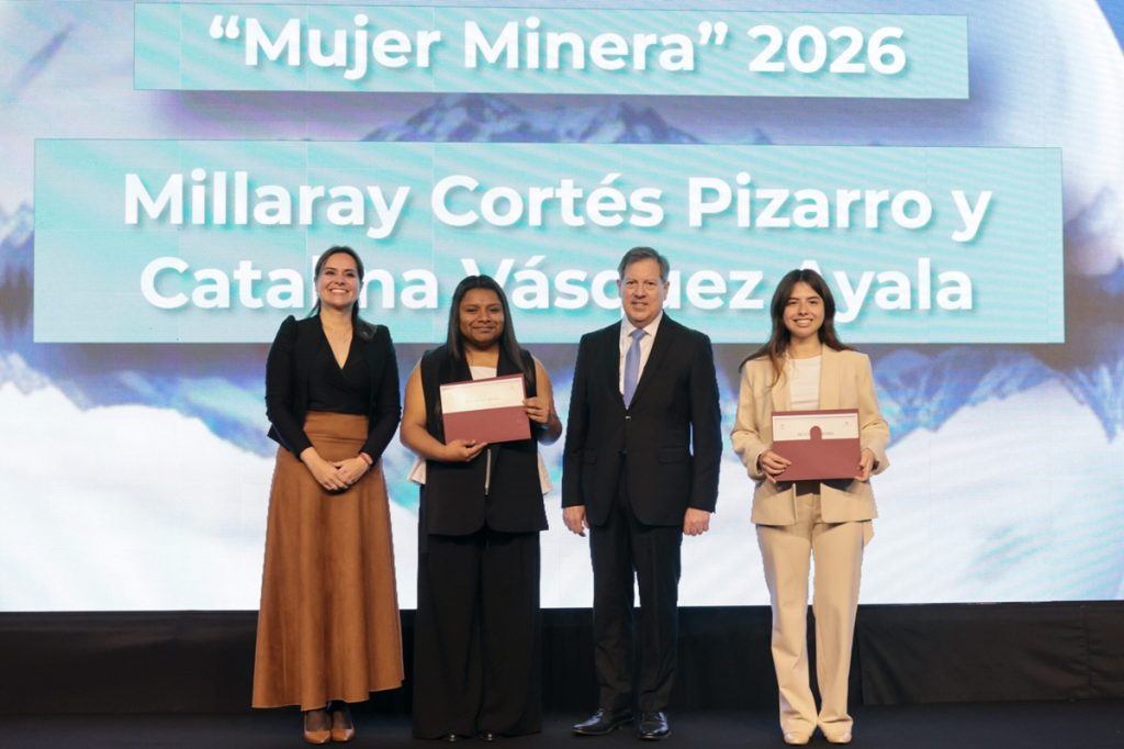 Beca Mujer Minera de SONAMI cumple 15 años apoyando a mujeres en la minería