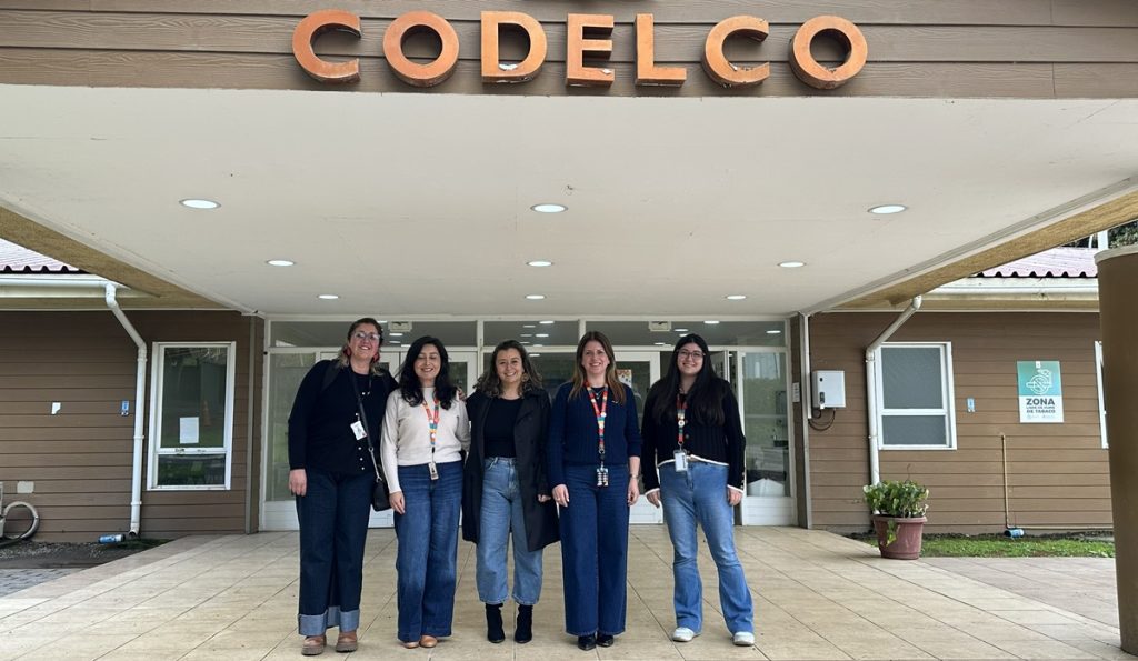 Codelco Ventanas y Sernameg Valparaíso abordan la equidad de género en minería